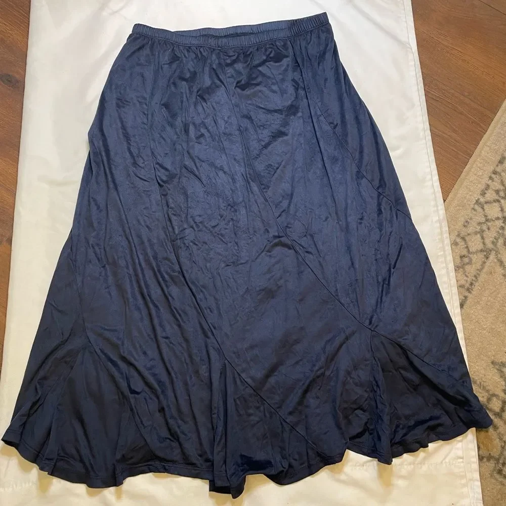 Urban COCO size large velvet blue pleated skirt